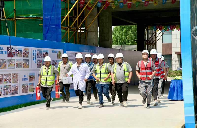 2025年6月24日，中海企業(yè)集團(tuán)山東公司“人人講安全，個個會應(yīng)急——查找身邊安全隱患”2025年“安全生產(chǎn)月”主題活動在天津公司濟(jì)南中海天空之鏡項目成功舉辦。